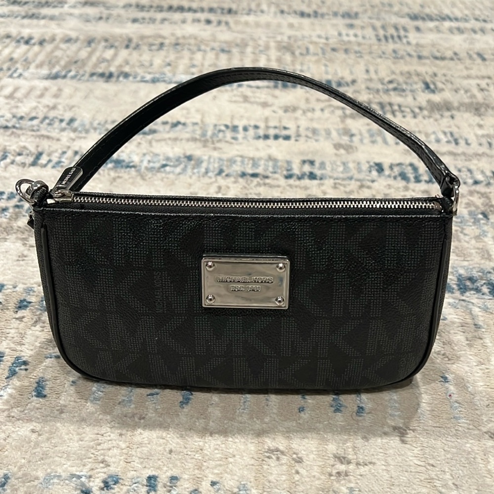 Michael Kors Pochette Shoulder Bag